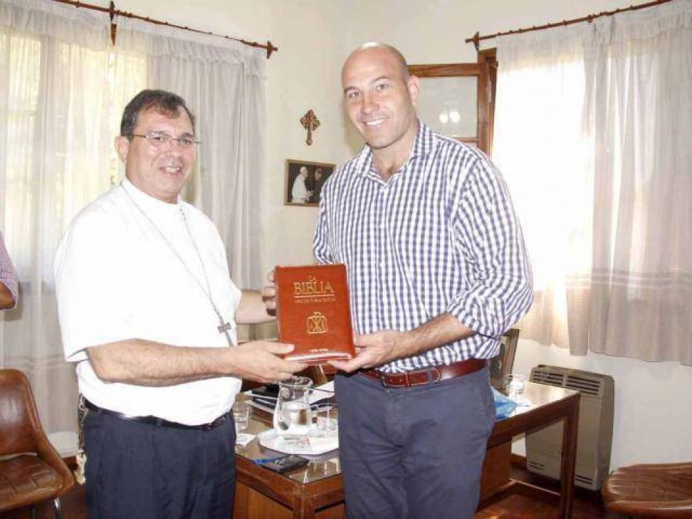 El Intendente junto al Obispo Tissera