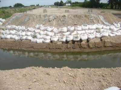 Avanzan tareas de reparaci�n del puente en el Km. 107 de la Ruta 9