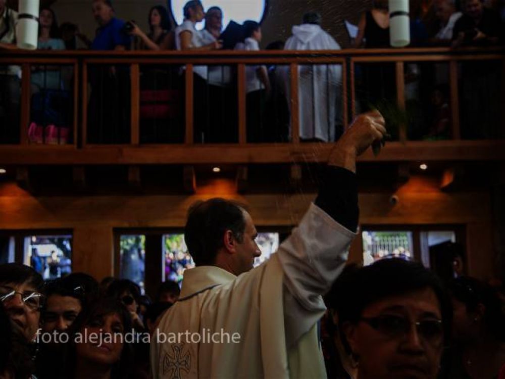 Una multitud se acercó para estar presente en la inauguración de La Inmaculada