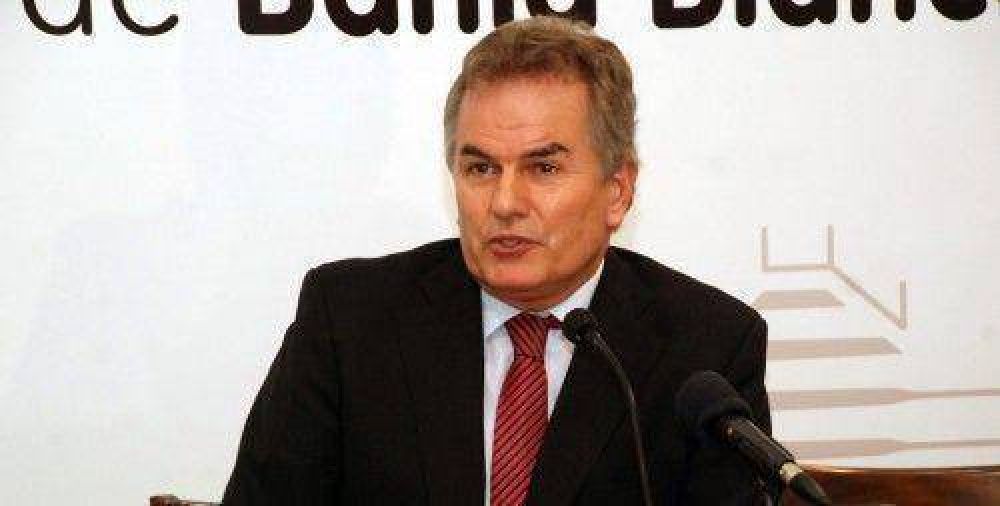 Gay prometi� investigar hasta las �ltimas consecuencias la estafa con tarjetas de transporte