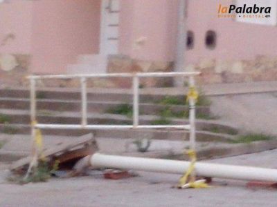 Conviven con la rotura de un ca�o de la red cloacal desde hace tres meses