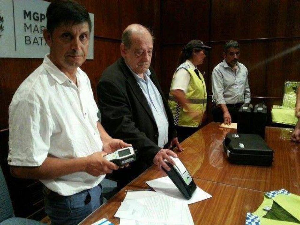 Arroyo anunci� que el municipio adquiri� cinco alcohol�metros