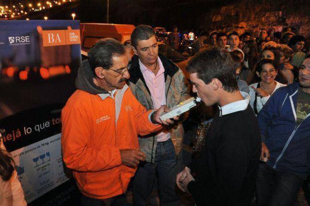 Resaltan la importancia de la iniciativa �Manej� lo que tom�s� que pretende bajar el consumo de alcohol en los j�venes
