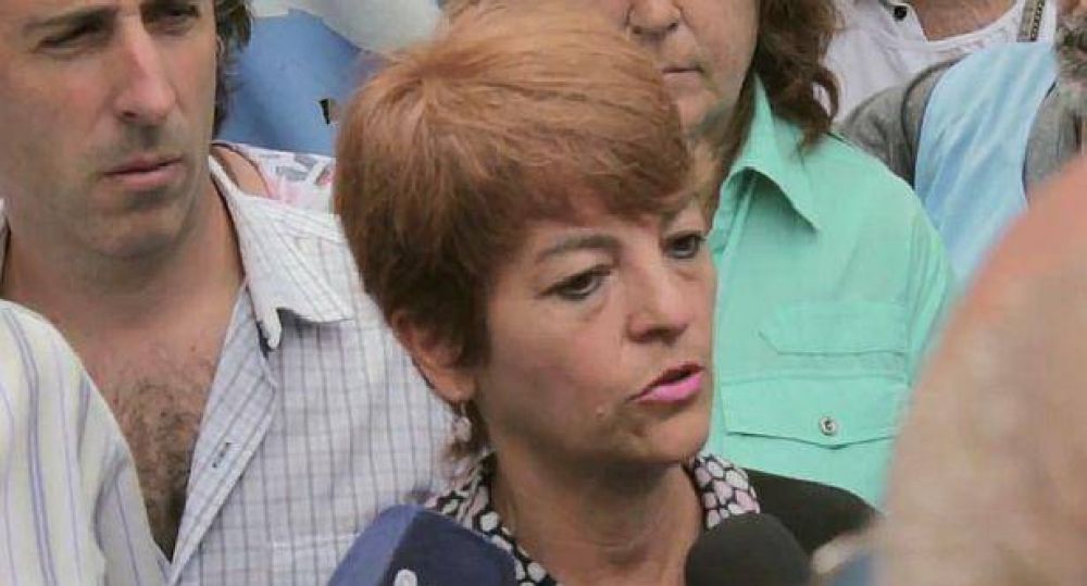 Docentes rechazan oferta de 24,1% de Provincia y ya hablan de conflicto