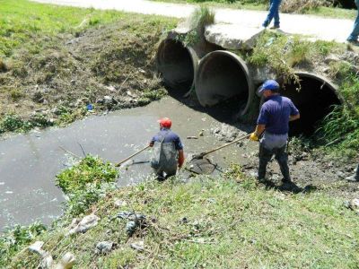 Preocupaci�n de los vecinos del barrio Pueyrred�n por las inundaciones que genera el Arroyo Las Chacras