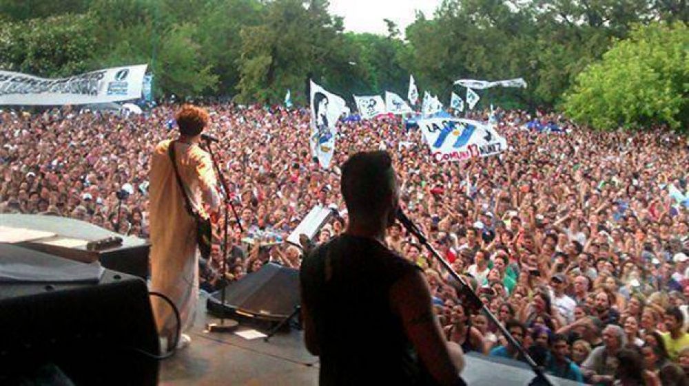 Artistas y dirigentes K, en un festival contra el Gobierno