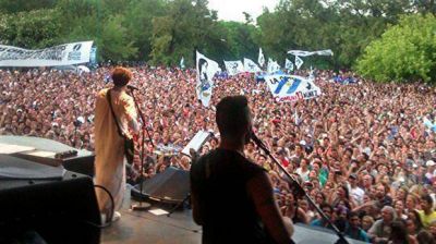 Artistas y dirigentes K, en un festival contra el Gobierno