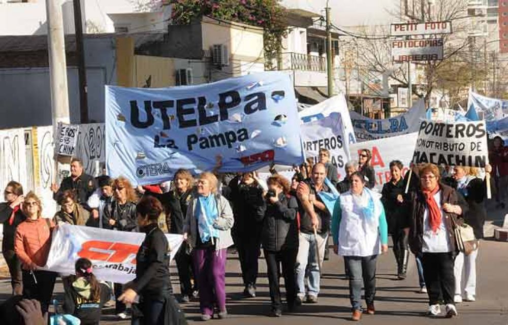 Si en febrero la oferta es menor al 25 por ciento, �habr� un conflictivo inicio de clases�