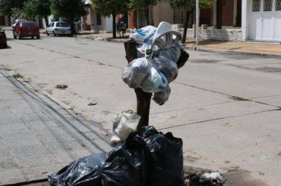 Recolectores no har�n horas extra hasta recibir respuestas y la ciudad sigue llena de basura