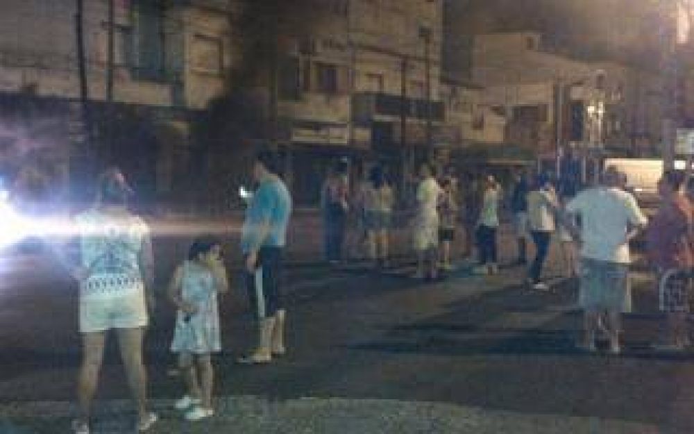Cortes de luz en el conurbano: Intendentes de Quilmes y Lan�s contra Edesur