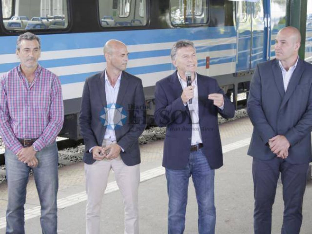 Macri y Randazzo inauguraron el servicio el�ctrico del Roca entre Constituci�n y el distrito