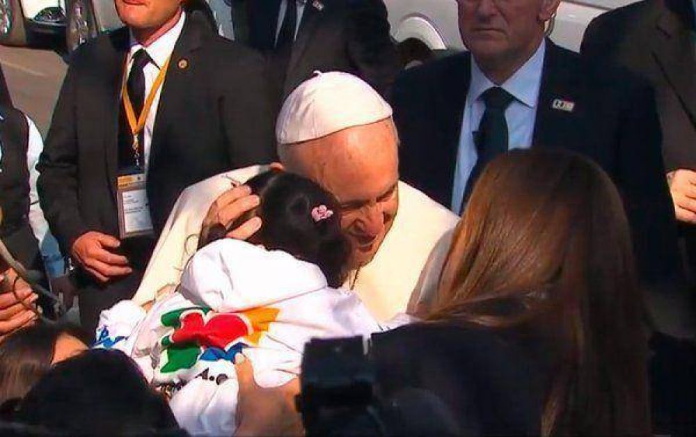 9 gestos que marcaron el domingo del Papa Francisco en México