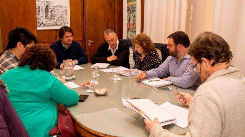 El Gobierno inicia discusi�n salarial con los estatales