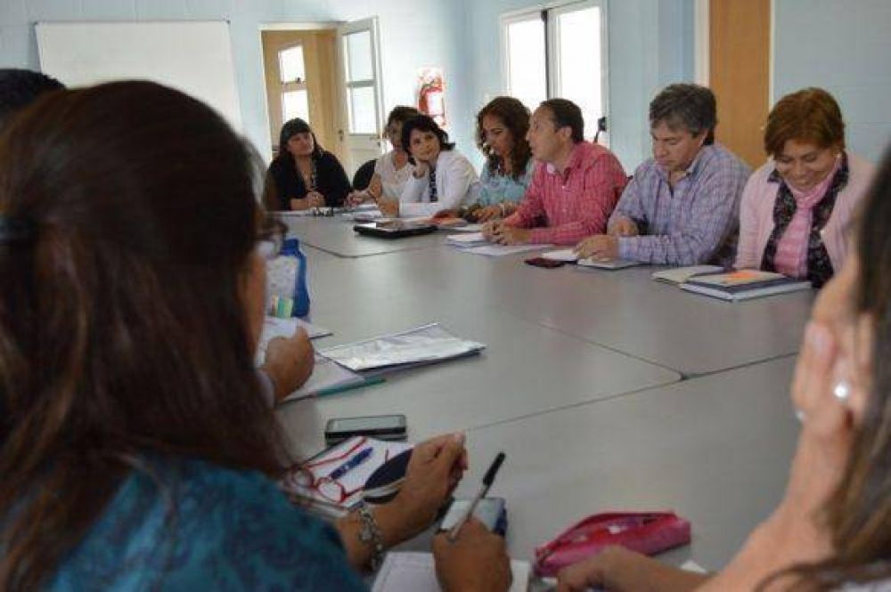 Educaci�n trabaja en el dise�o de las bases para concurso de titularizaci�n docente