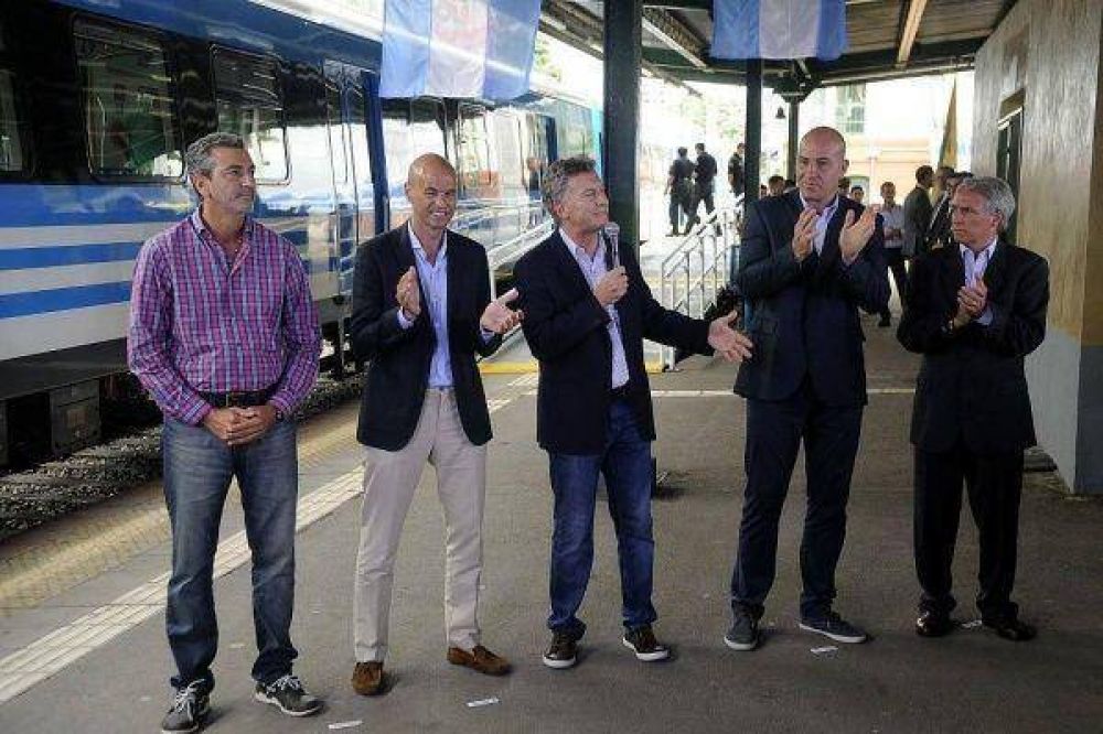 Aclar� y oscureci�: Randazzo quiso explicar su foto con Macri y la militancia le salt� a la yugular