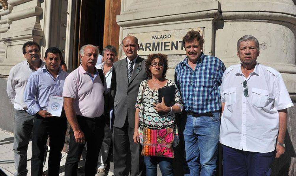 No hubo acuerdo con docentes nacionales para iniciar el ciclo lectivo
