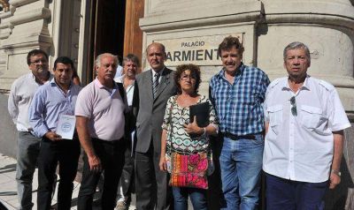 No hubo acuerdo con docentes nacionales para iniciar el ciclo lectivo