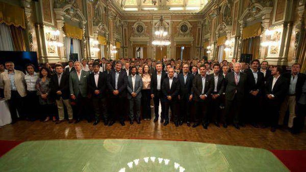 Macri, con Vidal en La Plata: pide 