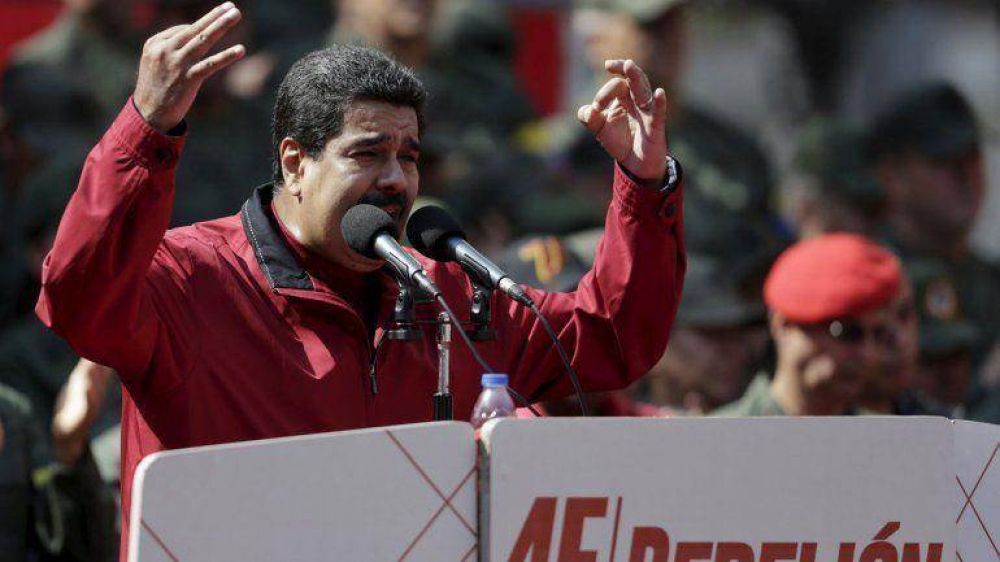 Nicol�s Maduro ech� al ministro de Econom�a que design� hace un mes y medio