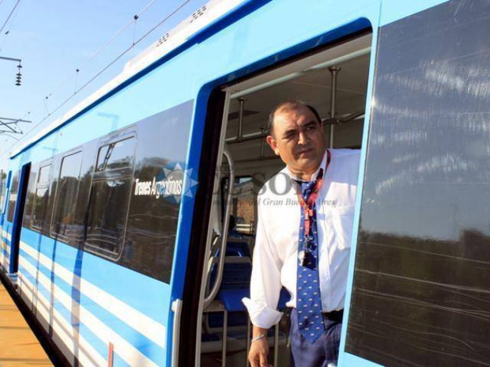 Ya circula el tren el�ctrico