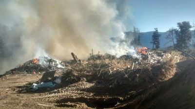 Buscan controlar un incendio en la Planta de Tratamiento