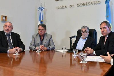 Chubut evaluar� entre propuestas de 11 bancos para tomar cr�dito de 650 millones de d�lares