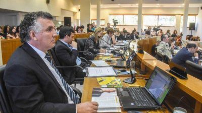 Cr�ticas a Pechi por la ausencia de anuncios en materia social