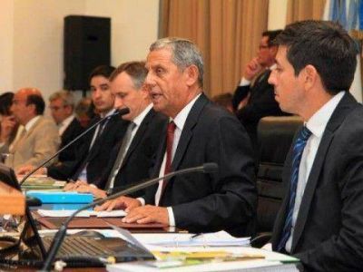 Quiroga reafirm� su fe ante una oposici�n descre�da
