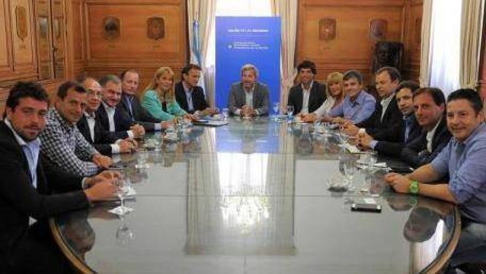 Intendentes del PJ pidieron por obras que est�n 
