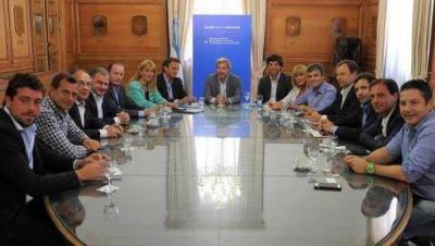 Intendentes del PJ pidieron por obras que est�n 