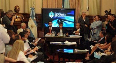 Massa analiza dar de baja el decreto de creaci�n del Enacom y la quita del 15% a las provincias