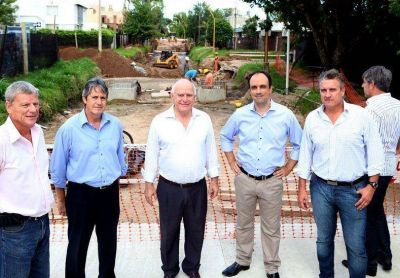 Lifschitz recorri� la obra del desag�e Llerena y dijo que podr�a inaugurarse en abril