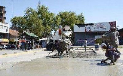 Trabajos de bacheo y limpieza de la estaci�n de Burzaco