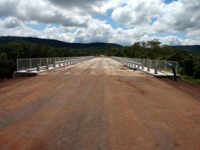 El puente sobre el arroyo Acaragu� est� en la etapa  final de obras