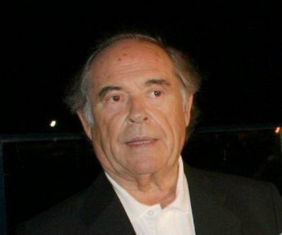 Carlos Fernando va por m�s�: Ahora hizo clausurar cinco locales de la Rambla del Hotel Provincial que alquila Aldrey Iglesias