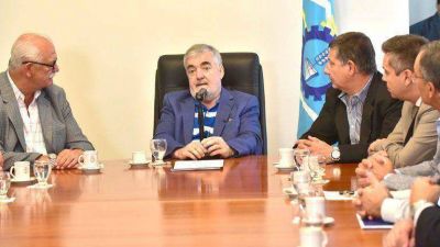 DAS NEVES: AGUA, CLOACAS Y ENERGIA : �Los servicios p�blicos son  prioritarios para este Gobierno�