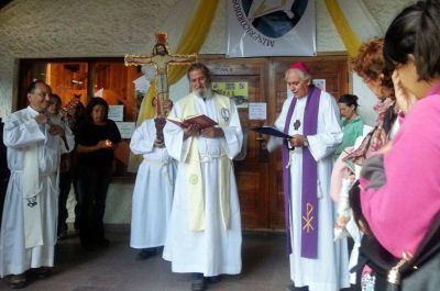 El obispo Melani realiz� una celebraci�n en la parroquia local
