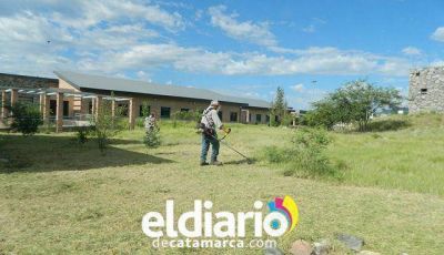 Trabajan en el acondicionamiento de establecimientos escolares