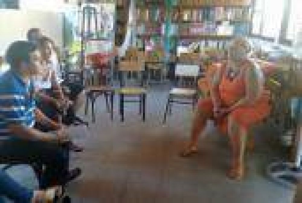La Plata: Concejal Gerardo Jazmn visit instituciones de Villa Elisa