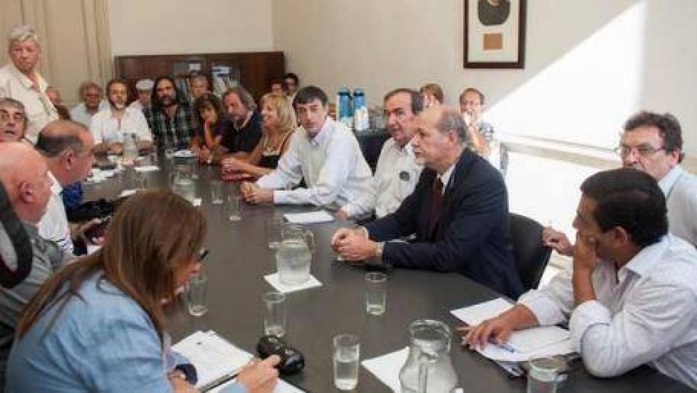 Docentes: Naci�n ofrece casi 16 puntos m�s que Provincia