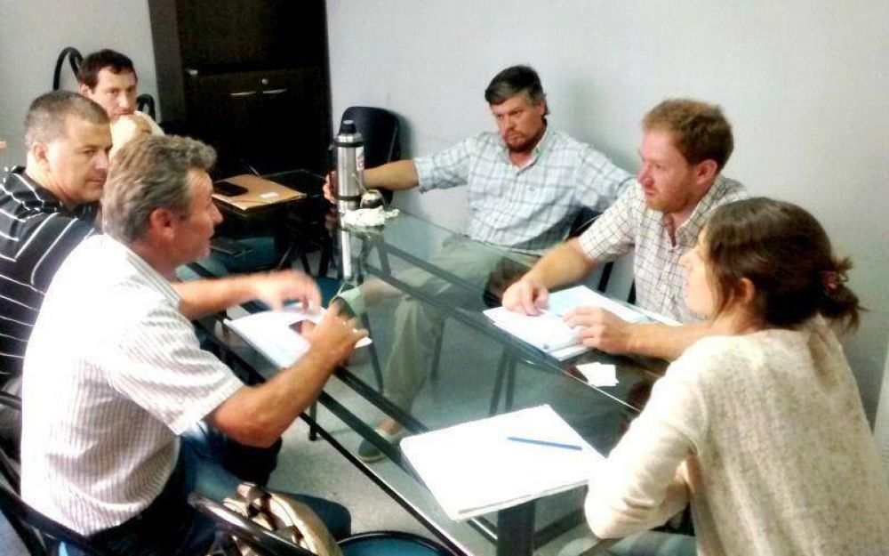 Representantes del sector apcola se reunieron con el Titular de la Direccin Agropecuaria