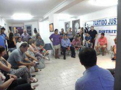 El intendente Bertellys se reuni� con militantes peronistas