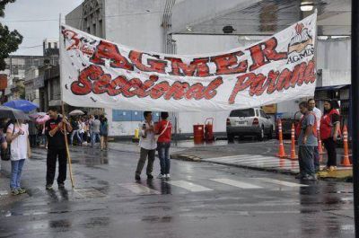 Agmer Paran� se moviliz� por mejores salarios y por escuelas en condiciones 