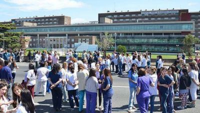 M�dicos y personal del Posadas desmintieron la operaci�n pol�tica macrista