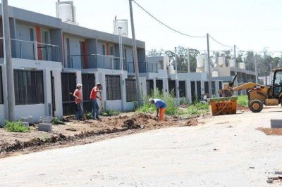 Preocupaci�n ante el despido de unos cien obreros del desarrollo urban�sitico
