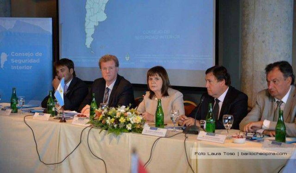 Naci�n se comprometi� a ayudar a San Juan con equipamiento policial