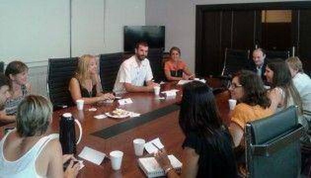 Desde el Gobierno porte�o buscan favorecer el empleo 