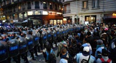 El CELS calific� de �inconstitucional� el protocolo antipiquetes del gobierno