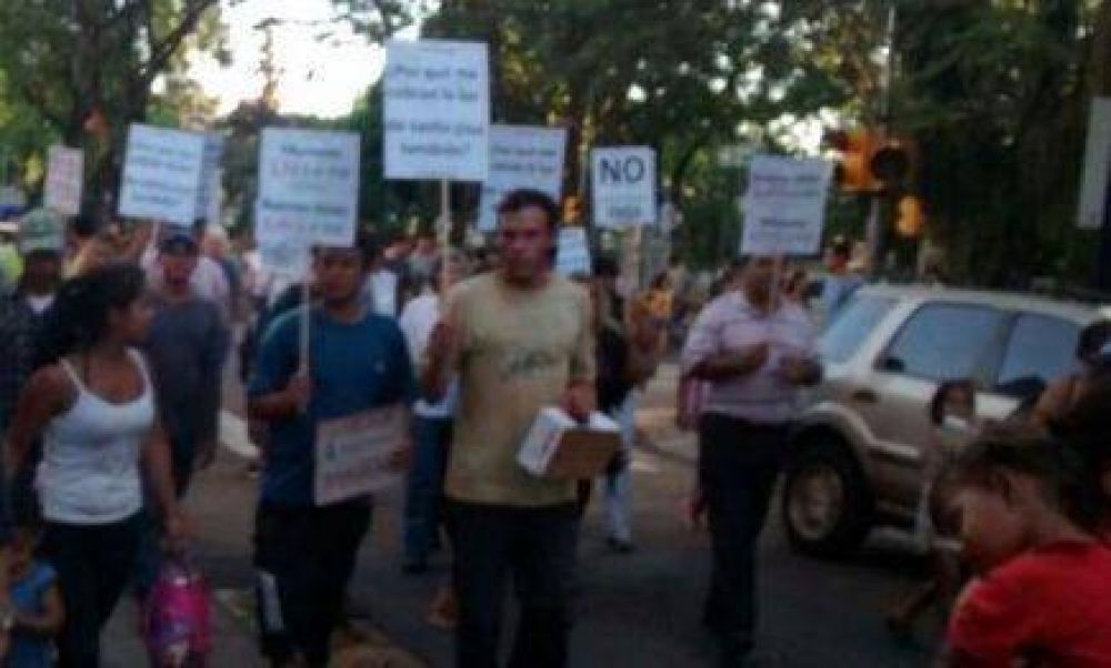 Usuarios marcharon contra el �tarifazo� de EMSA
