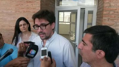 El Ministro de Educaci�n visit� la escuela en la que se inaugurar� el ciclo lectivo